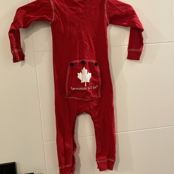 ♦️5 for $15♦️ 12-18month boy girl toddler baby footless pj Canada theme - Picture 5 of 7